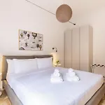 Hostly-Puccini Luxury Home-Near Colosseum & Trevi