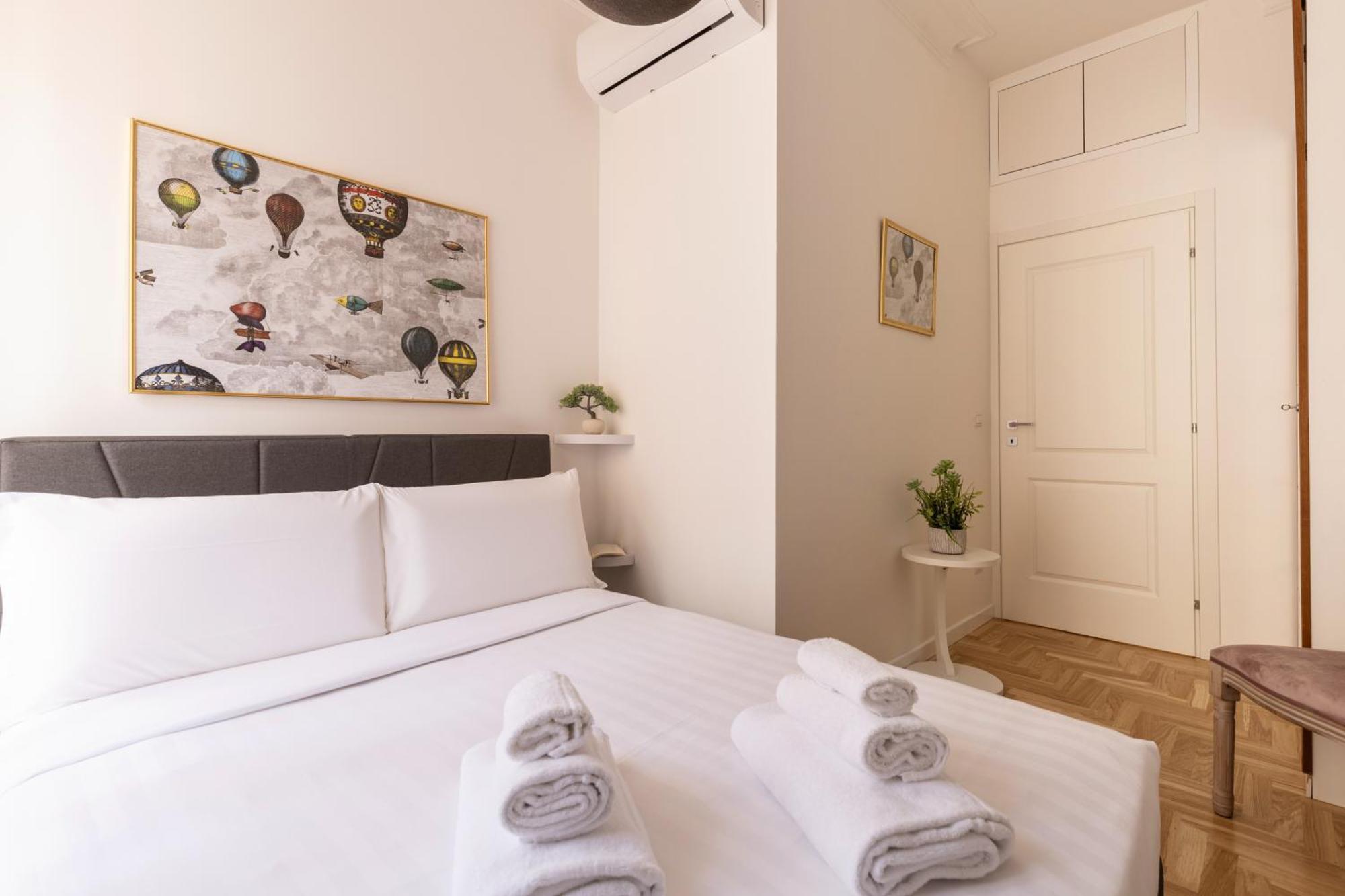 Hostly-puccini Luxury Home-near Colosseum & Trevi * Rom