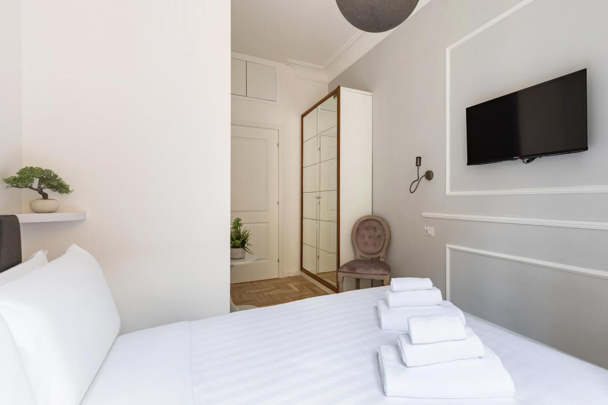 Hostly-puccini Luxury Home-near Colosseum & Trevi *