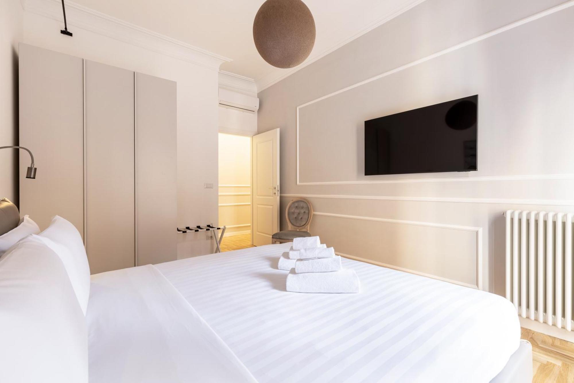 Hostly-puccini Luxury Home-near Colosseum & Trevi Apartment Rom